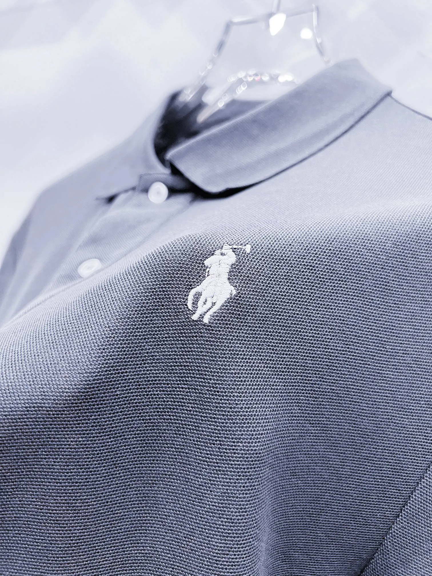 P140 Ralph Lauren Ralph Lauren two-button classic pony embroidered polo shirt short-sleeved T-shirt men's polo This Polo shirt is a timeless "elegant man" in the wardrobe. The dark blue background + classic equestrian embroidery, Ralph Lauren's classic DNA will make your heart beat at a glance! The lapel design has a sense of elegance, and the two white buttons are perfect details. It is refreshing when worn alone, and it is also very elegant when paired with a suit. Color: blue Size: M-XXL